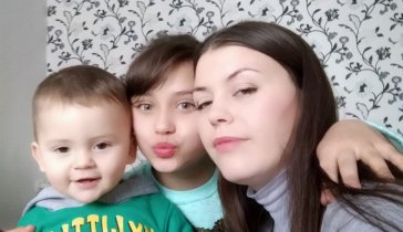 Помогите нам пожалуйста  нужна ваша помощь.
