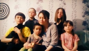 Помощь детям и родителям из неблагополучных, малоимущих  семей.