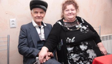 На инвалидную коляску бабушке