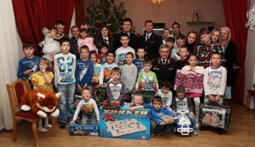 Детям приюта на новогодние подарки