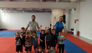 Помощь на борцовский ковер.
